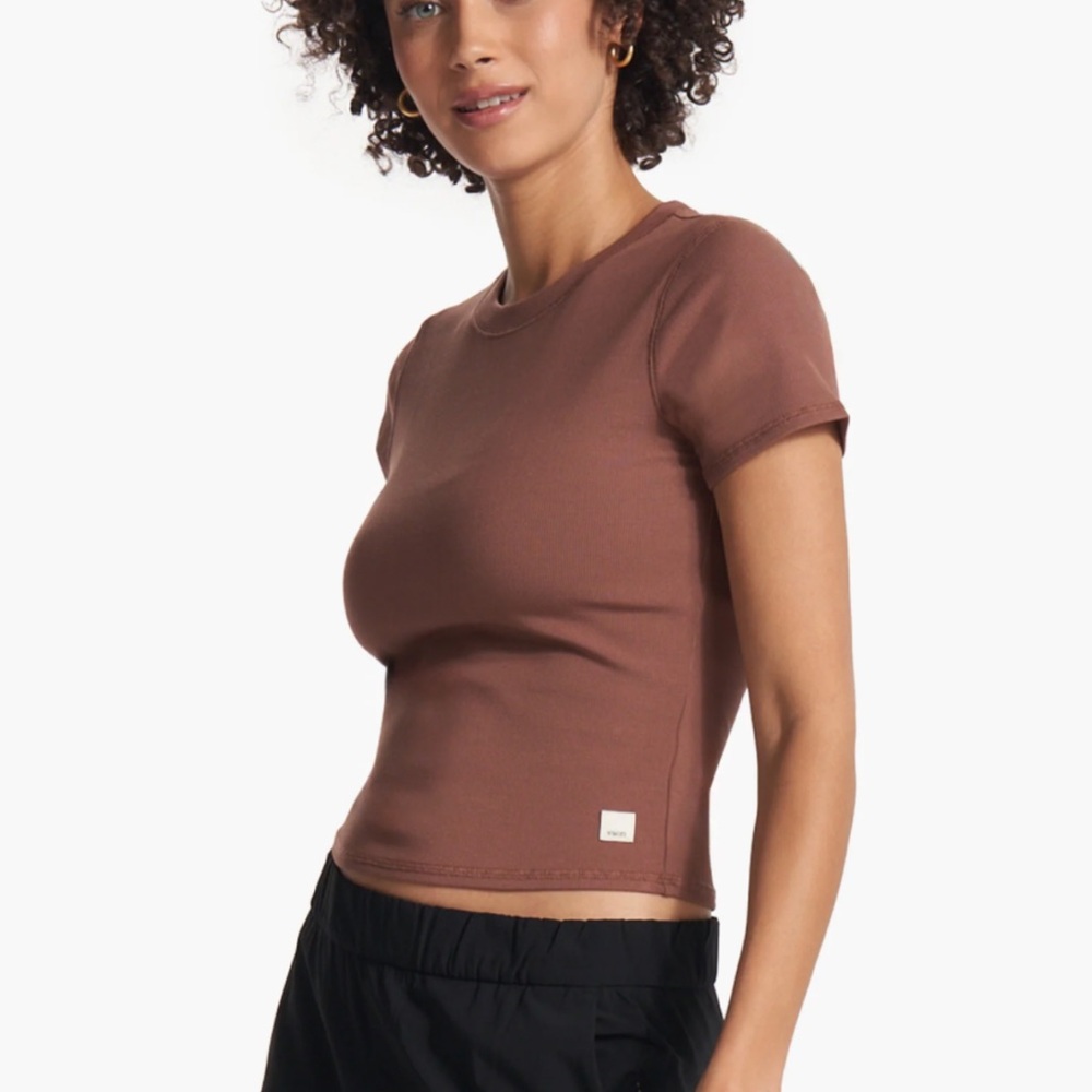 Set of Two Vuori Pose fitted Tees